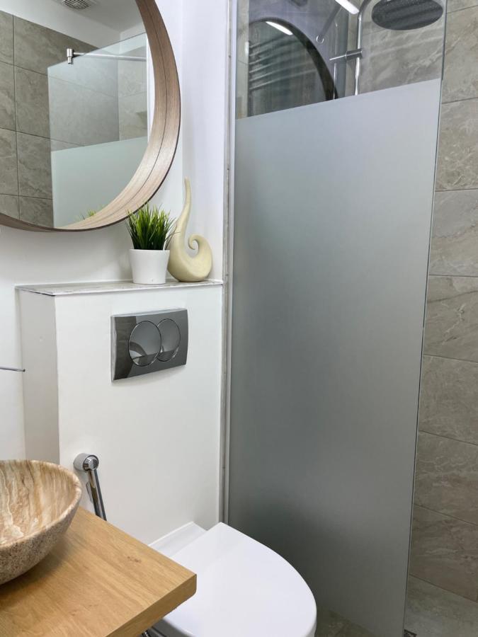 Metropole Apartments Studio City Bucarest Esterno foto