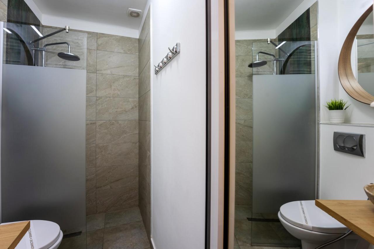Metropole Apartments Studio City Bucarest Esterno foto