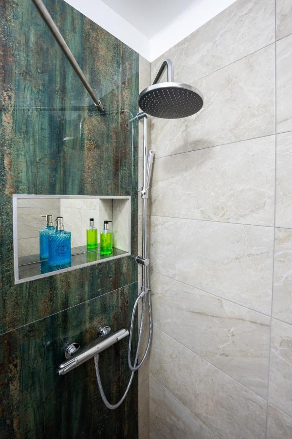 Metropole Apartments Studio City Bucarest Esterno foto